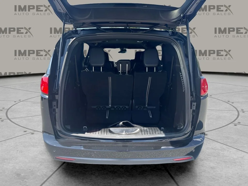 Used 2025 Black Chrysler LX image 19