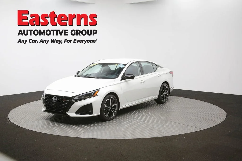 Used 2023 White Nissan 2.5 SR image 52
