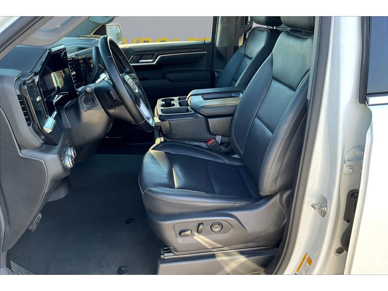 Used 2026 Summit White GMC SLT image 17