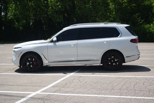 Used 2023 White BMW xDrive40i image 25