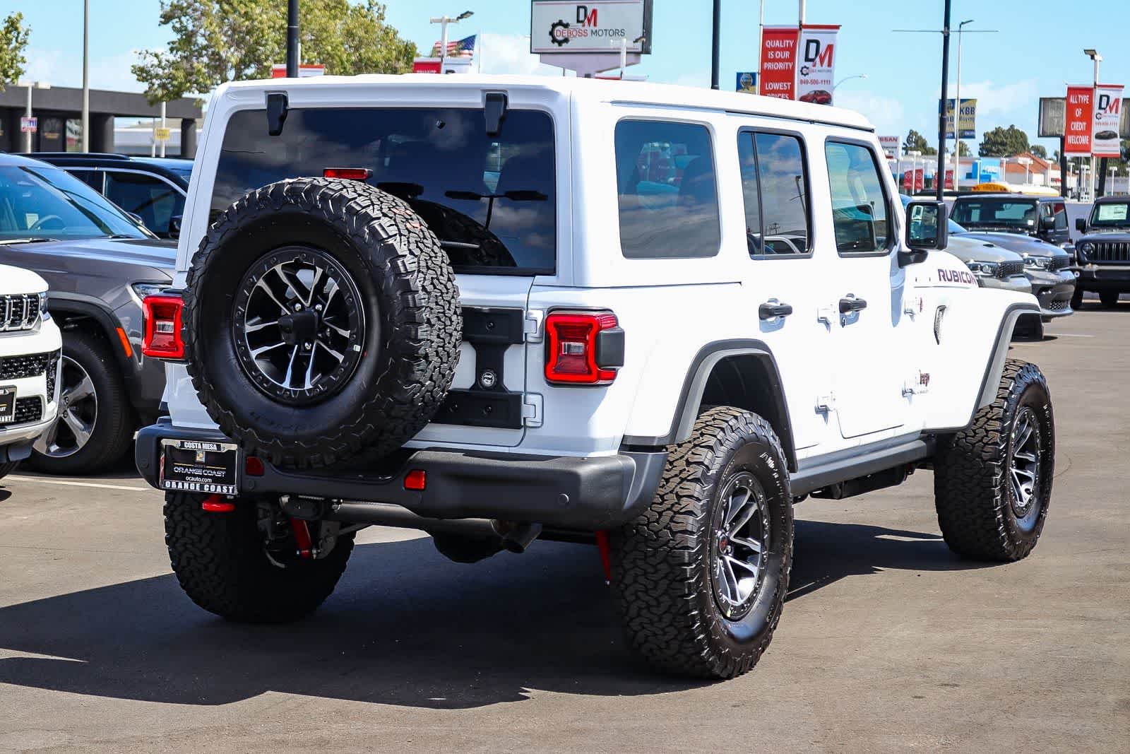New 2026 Bright White Clear-Coat Exterior Paint Jeep Rubicon X image 4