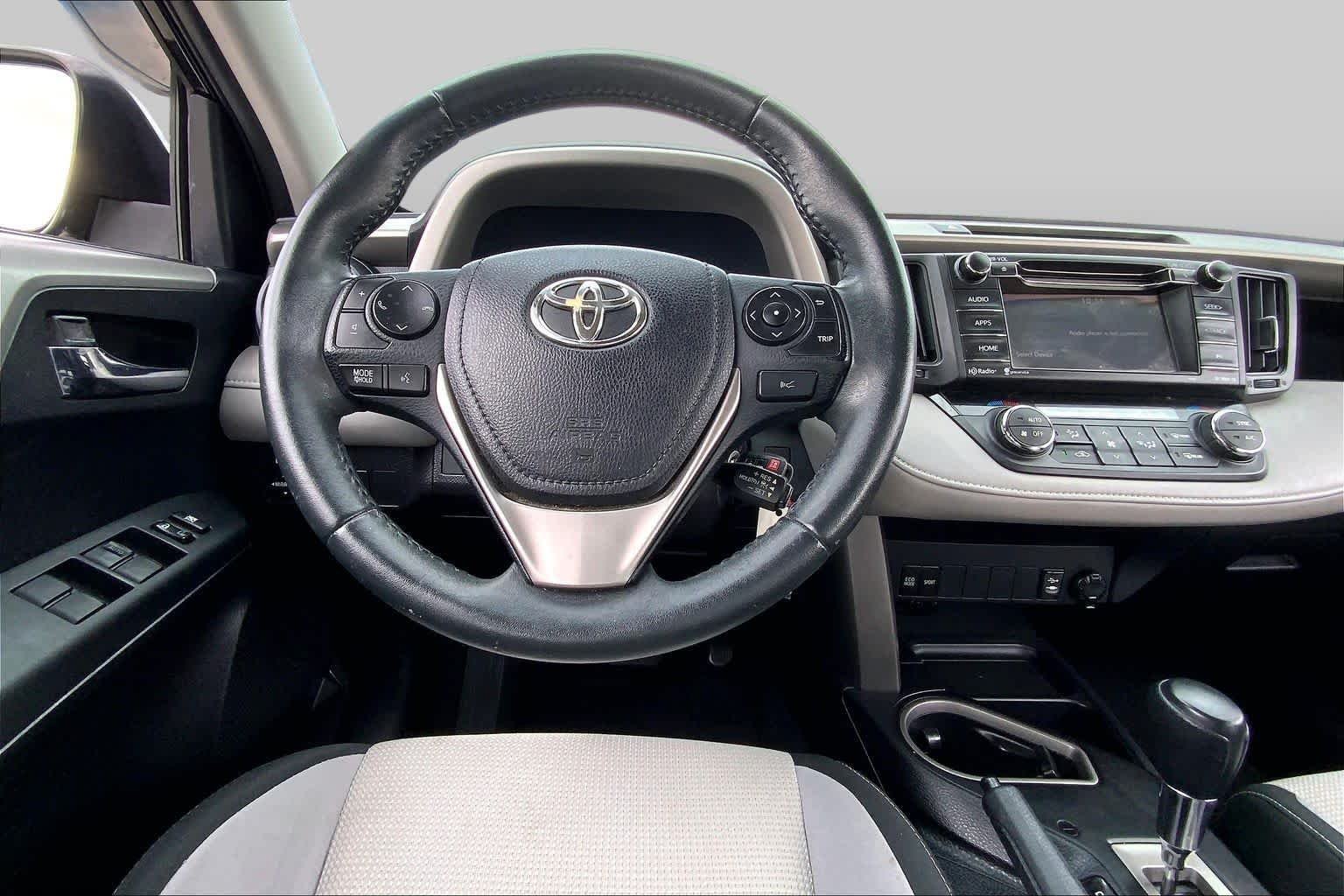 Used 2017 Black Toyota XLE image 6