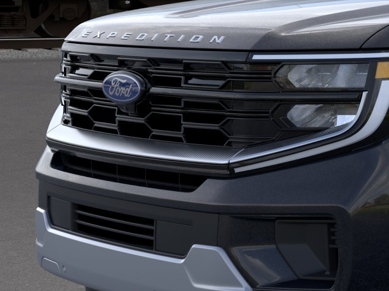 New 2026 Agate Black Metallic Ford MAX Platinum® image 30