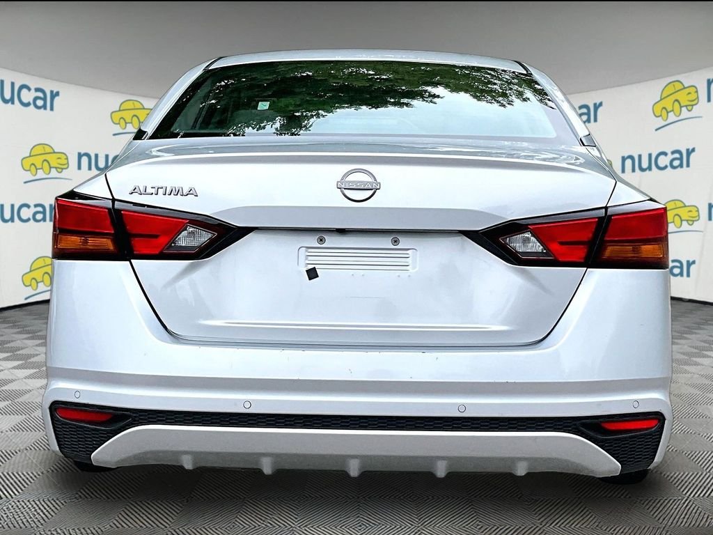Used 2023 Silver Nissan 2.5 S image 5