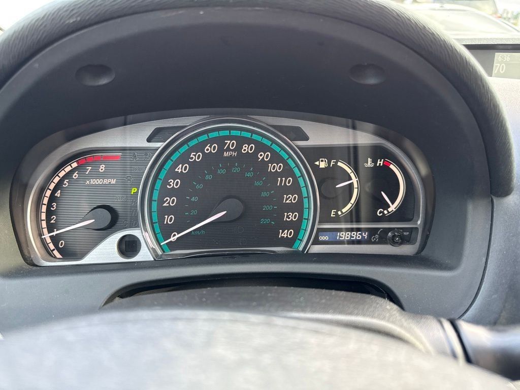 Used 2009 Silver Toyota Base image 15