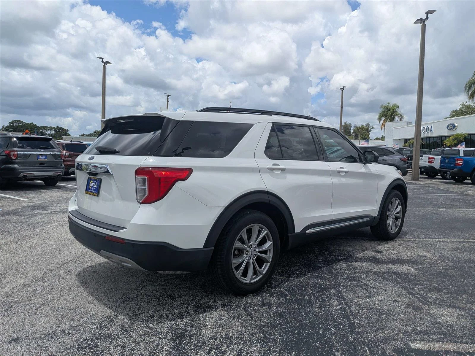 Used 2023  Ford XLT image 3
