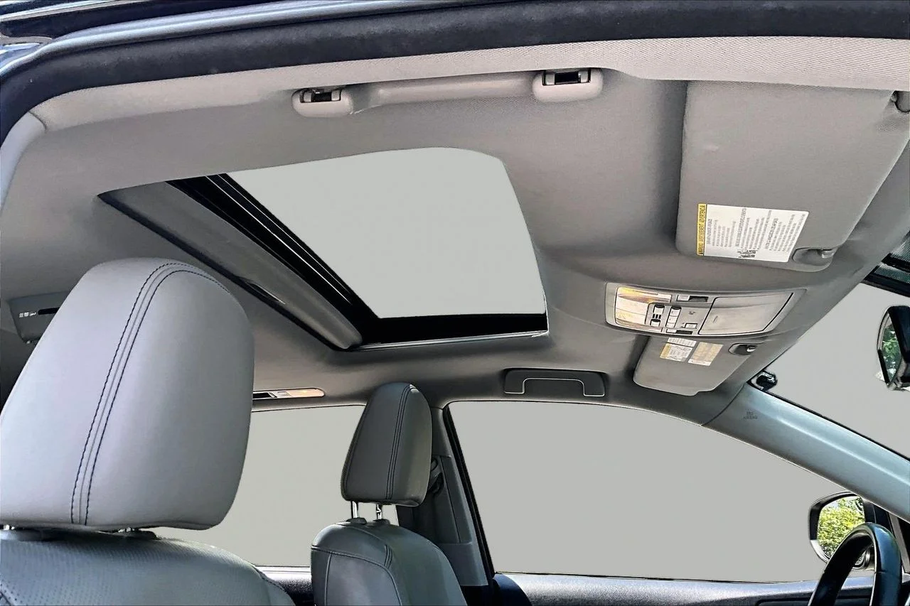 Used 2015 Black Toyota Limited image 16
