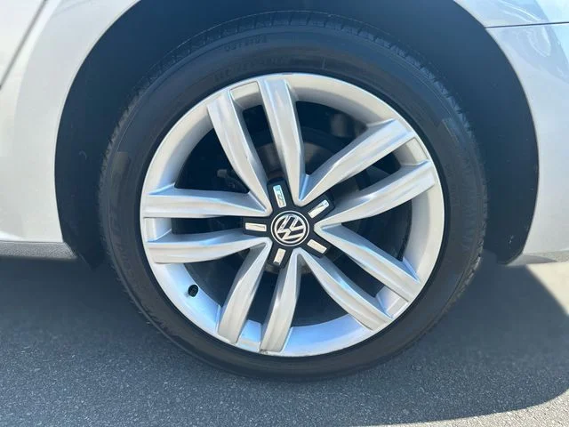 Used 2017 Silver Volkswagen SEL Premium image 10