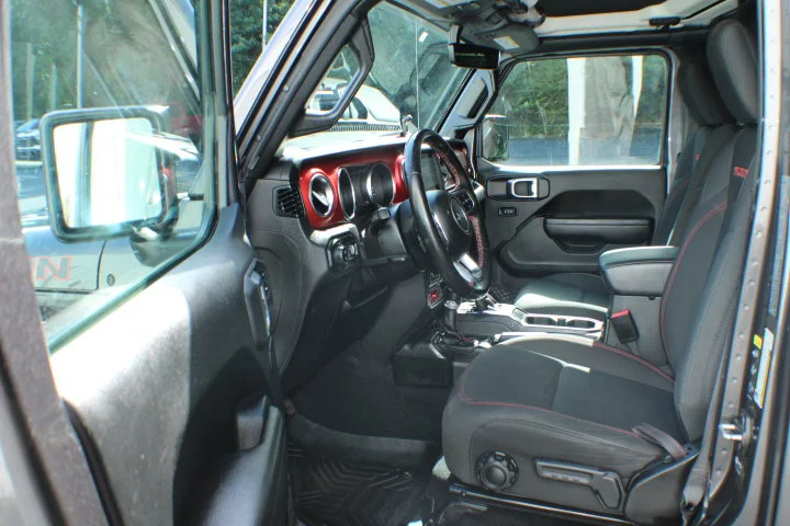 Used 2022 Granite Crystal Metallic Clearcoat Jeep Rubicon image 11