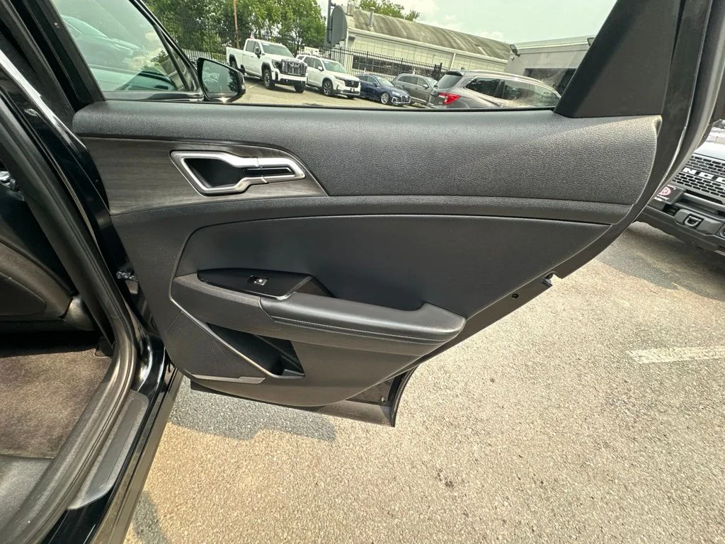 Used 2023 Black Kia X-Line image 30