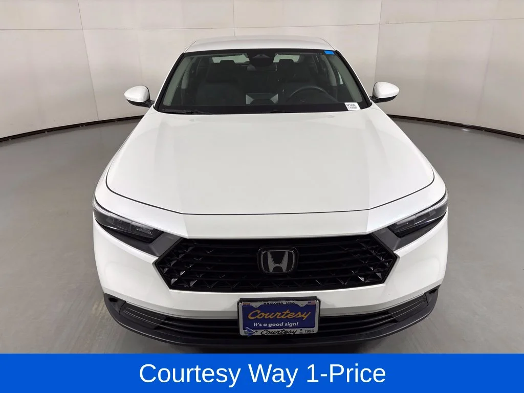 Used 2024 White Honda LX image 4