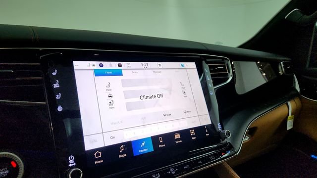 2025 Jeep Grand Wagoneer Series III - Photo 21