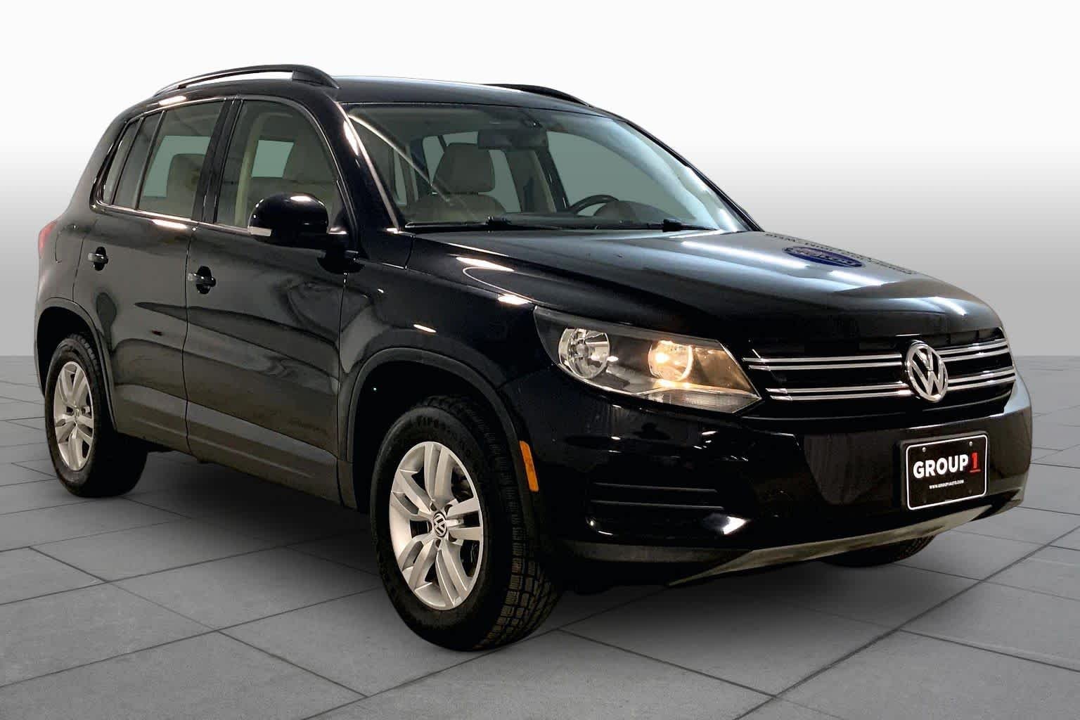 Used 2017 Volkswagen Tiguan S with VIN WVGAV7AX2HK021020 for sale in Kansas City