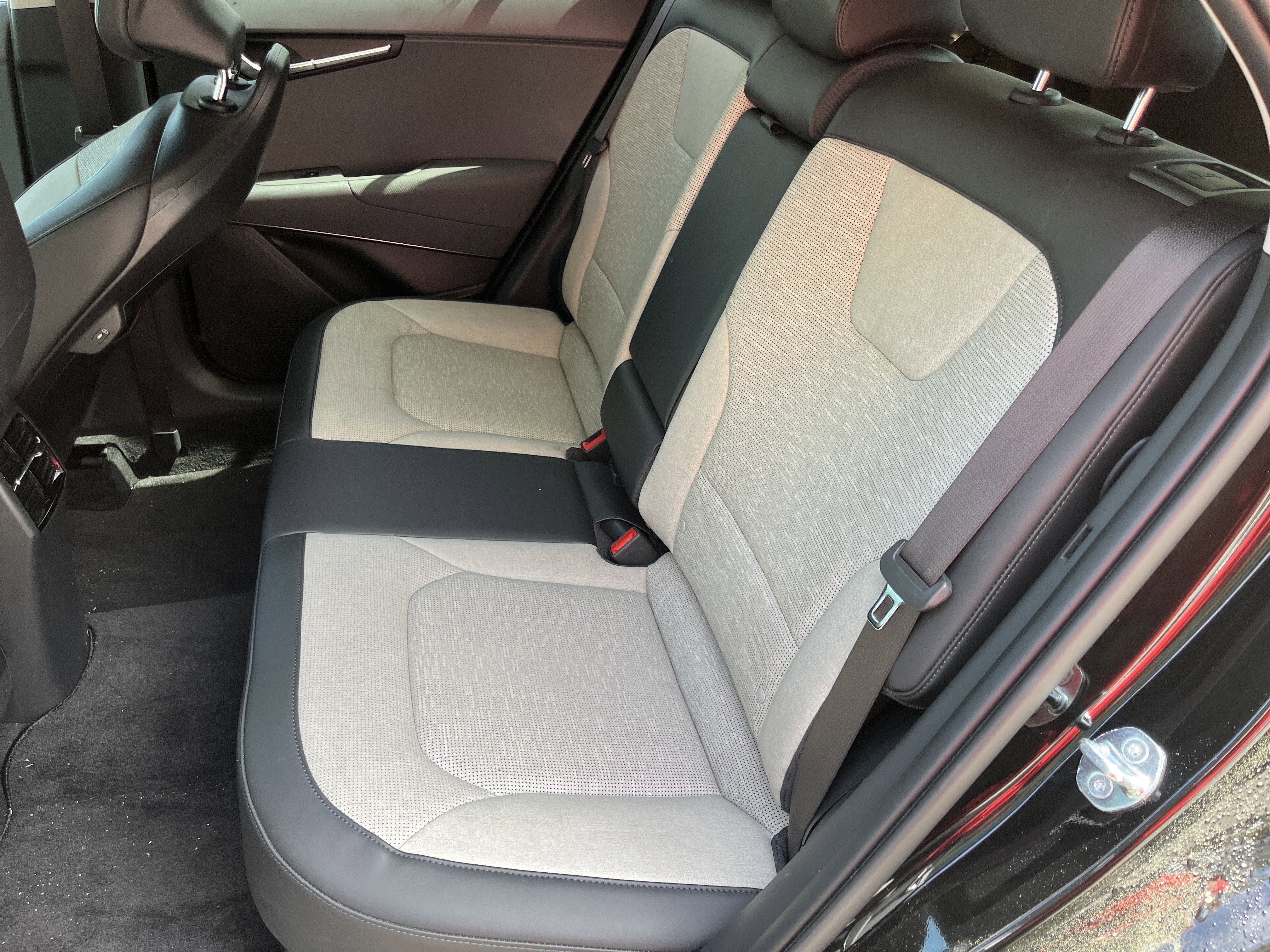 Used 2025 Aurora Black Pearl Kia SX image 19