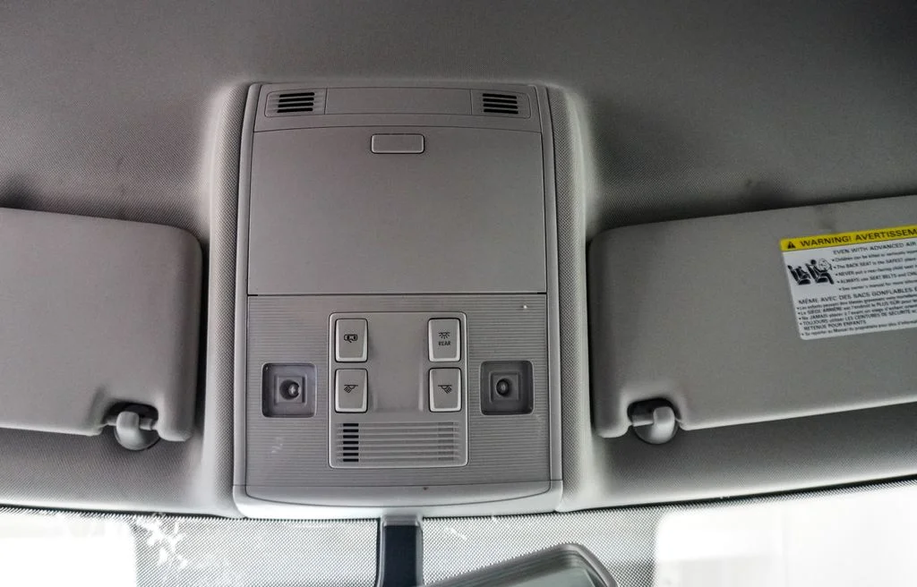 Used 2019  Volkswagen TSI S image 33
