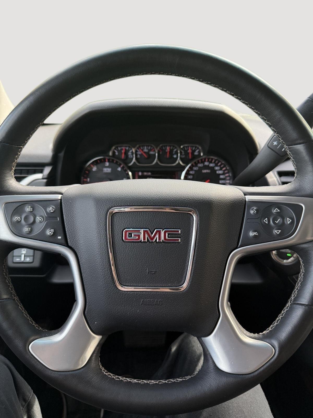 Used 2015 Iridium Metallic GMC SLT image 11