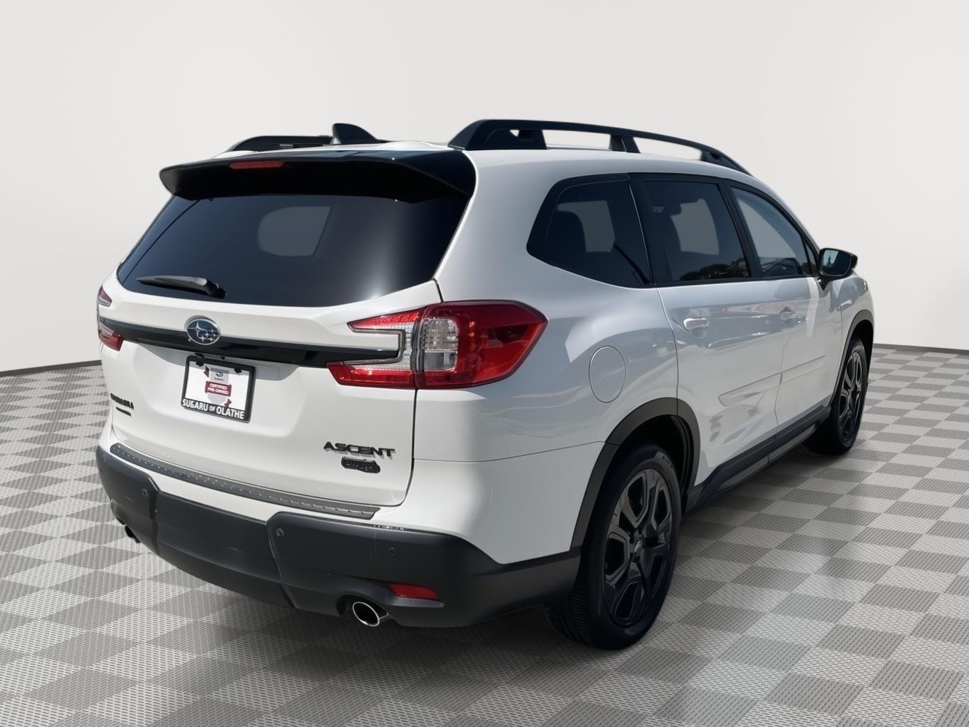Used 2026 Crystal White Pearl Subaru Onyx Edition Touring image 16