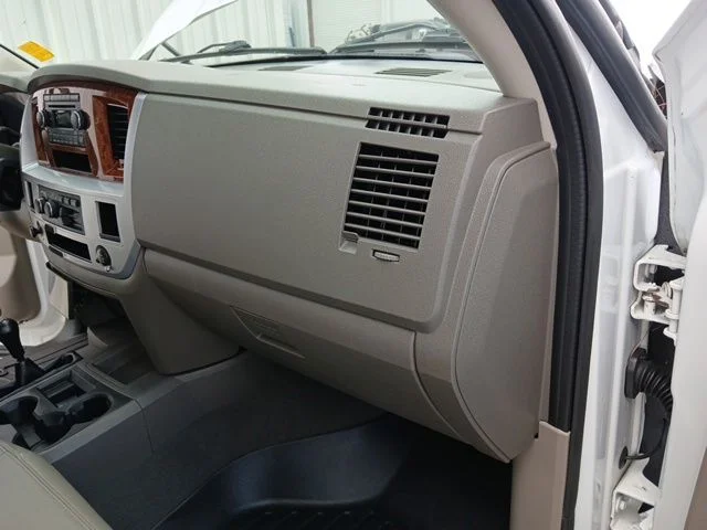 Used 2007 White Dodge Laramie image 36