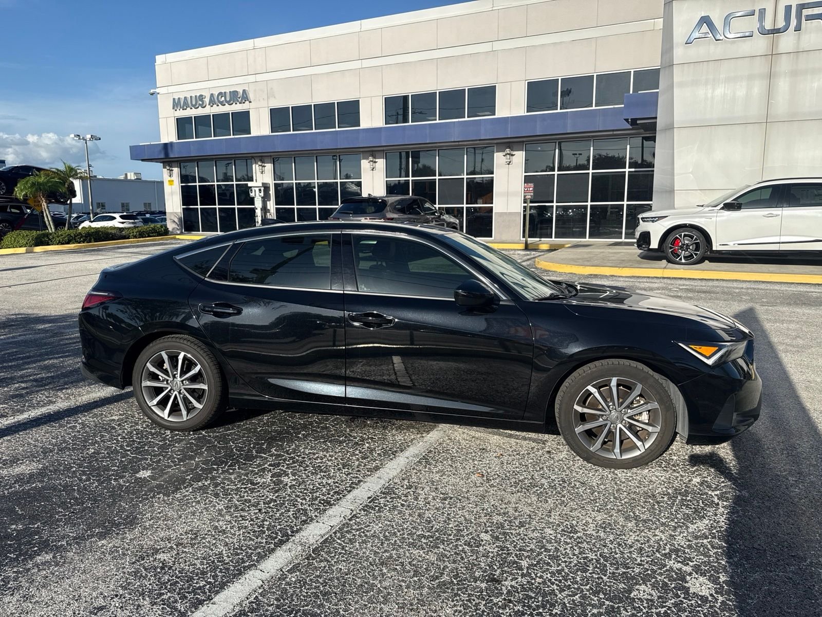Used 2024 Majestic Black Pearl Acura Base image 4