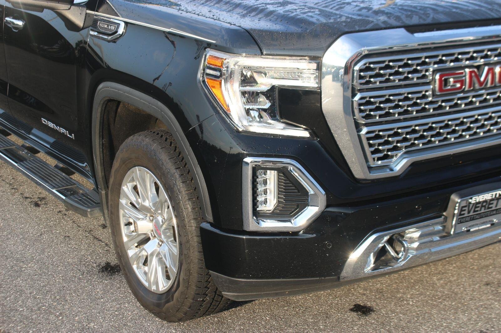 Used 2019 ONYX BLACK GMC Denali image 9