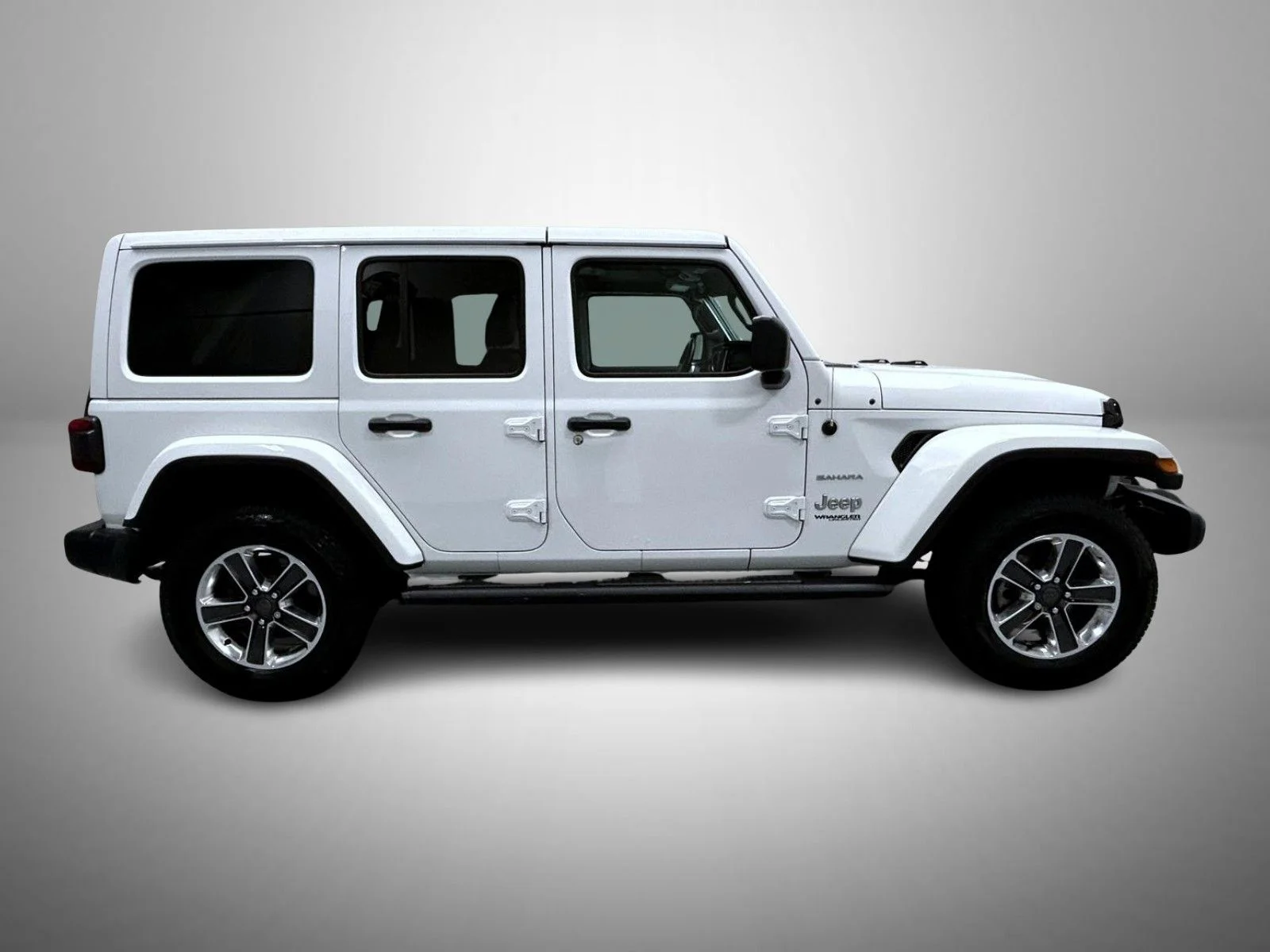 Used 2019 White Jeep Unlimited Sahara image 4