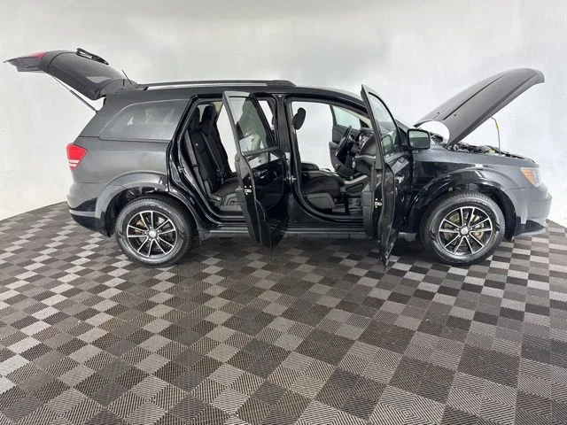 Used 2017 Black Dodge SE image 11