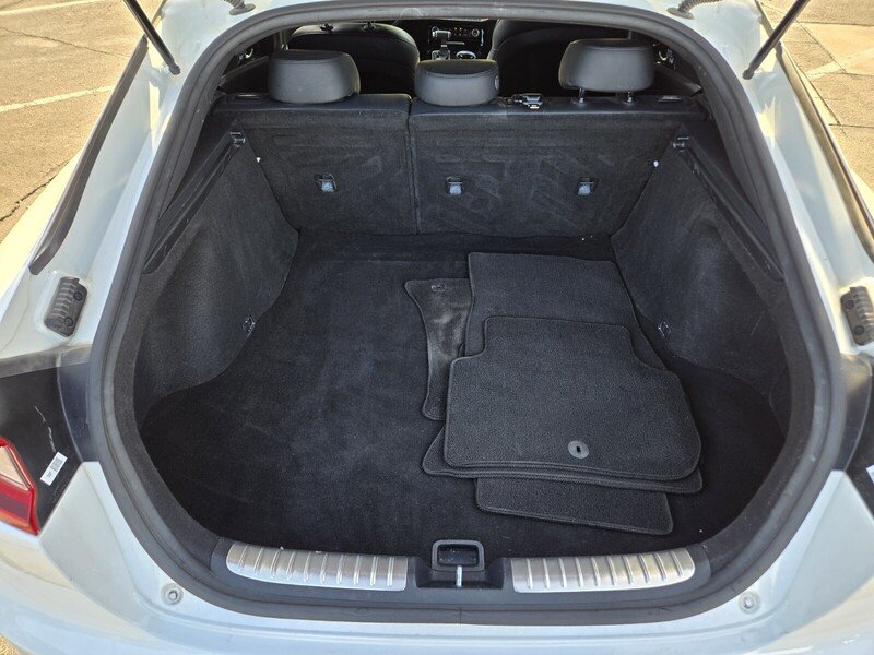Used 2020 White Kia GT-Line image 14