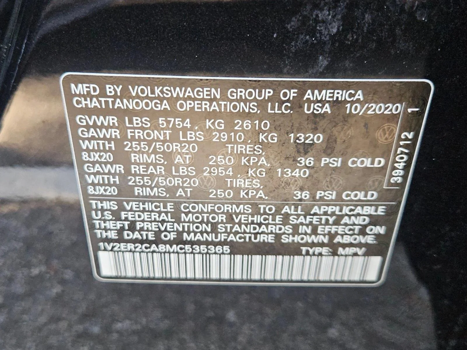 Used 2021 Deep Black Pearl Volkswagen 3.6L V6 SEL image 24