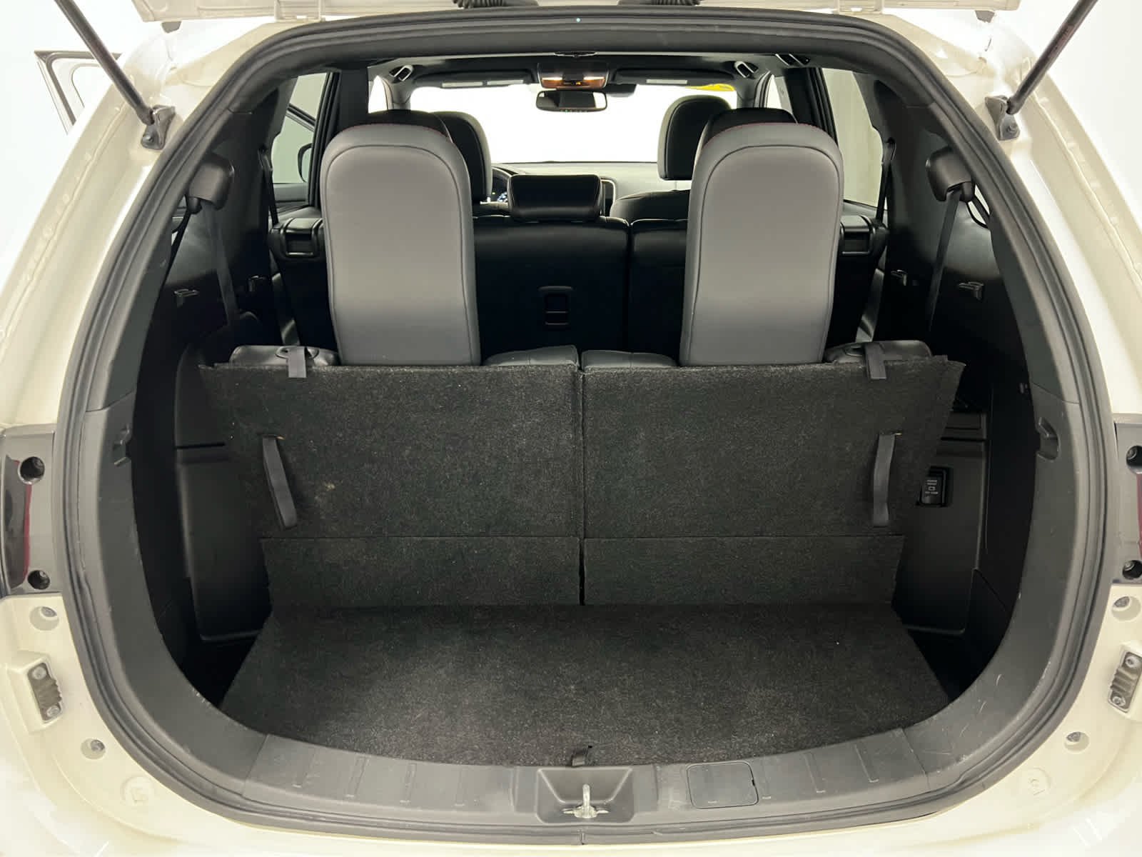 Used 2020 Pearl White Mitsubishi LE image 27