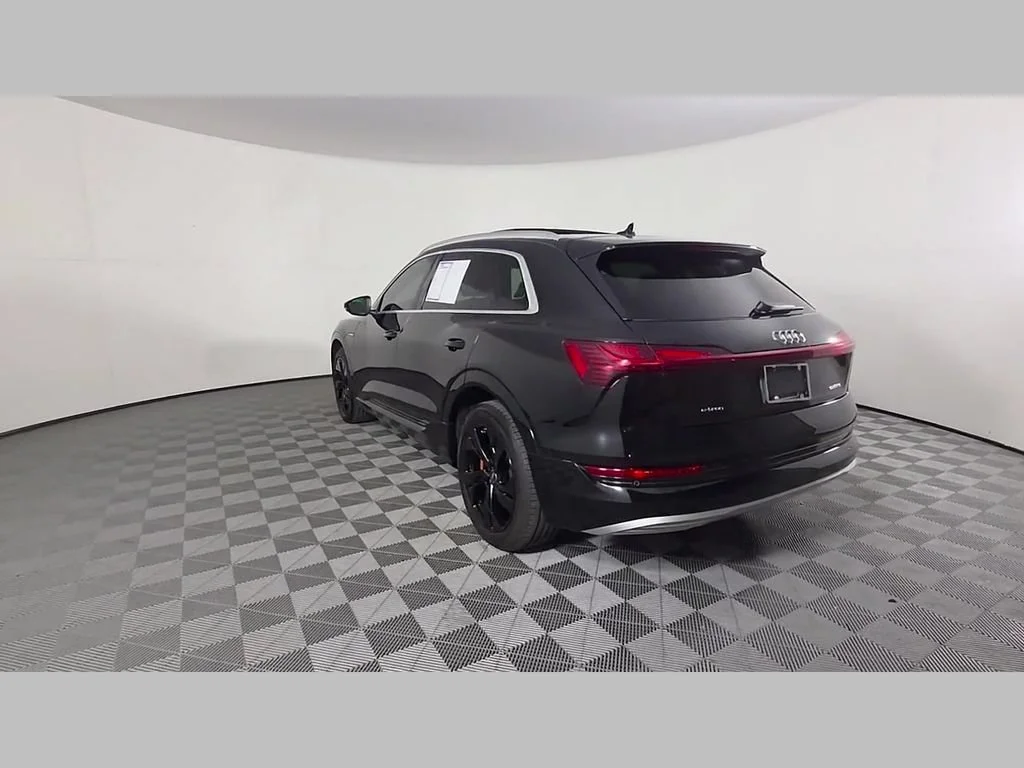 Used 2022 Brilliant Black Audi Premium image 41