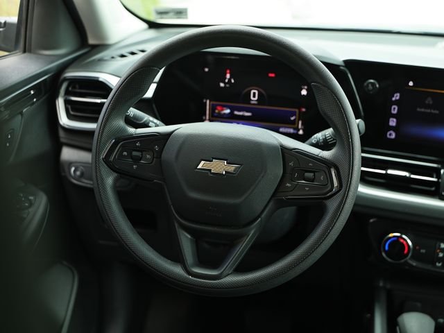 Used 2025 Sterling Gray Metallic Chevrolet LT image 26
