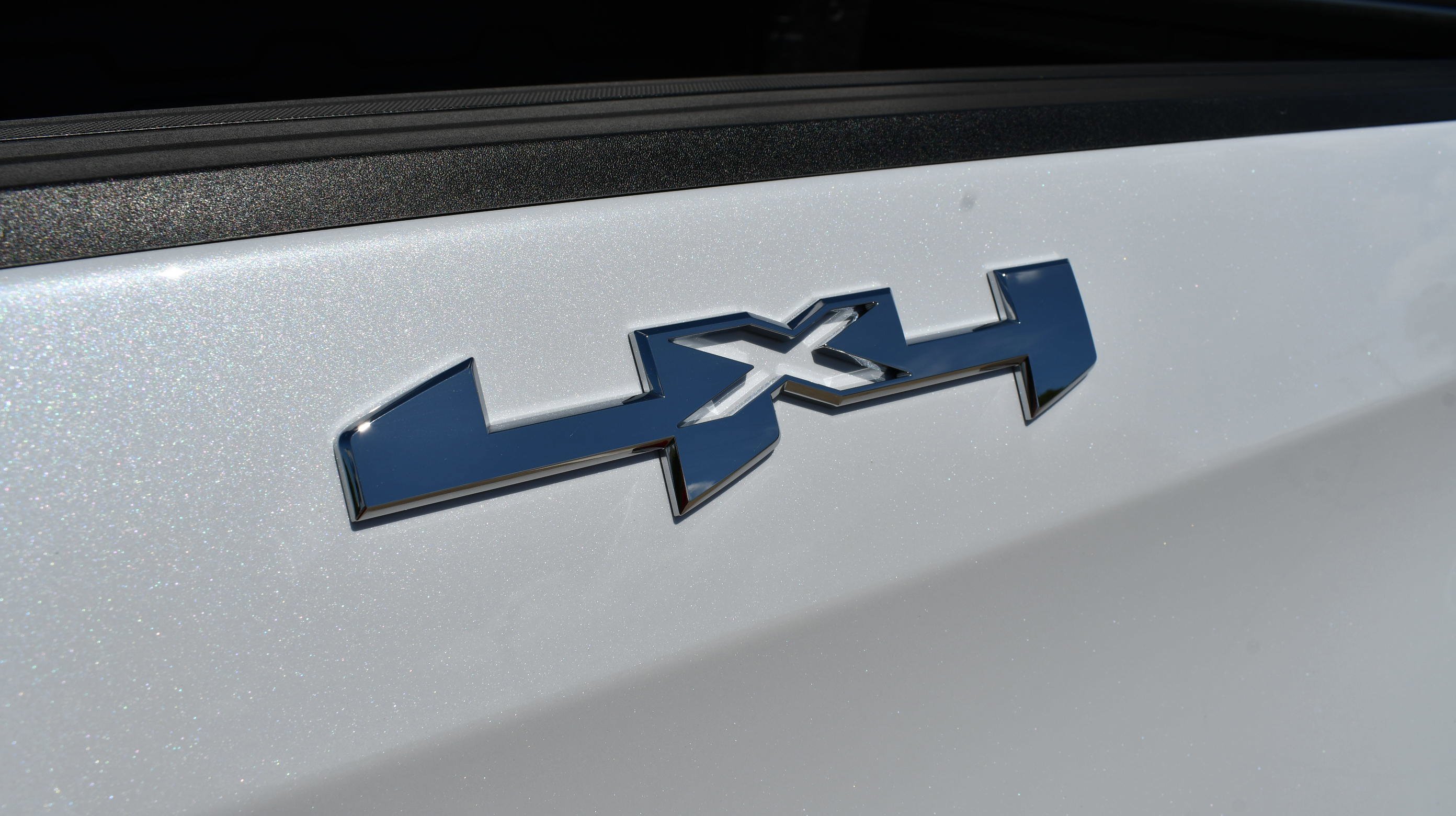 2026 GMC Sierra 1500 SLT - Photo 14