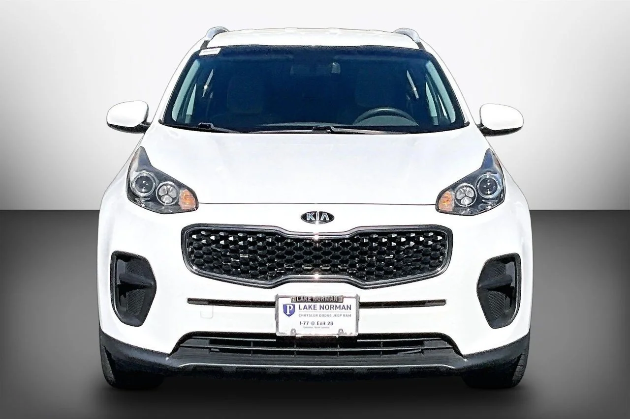 Used 2017 White Kia LX image 3