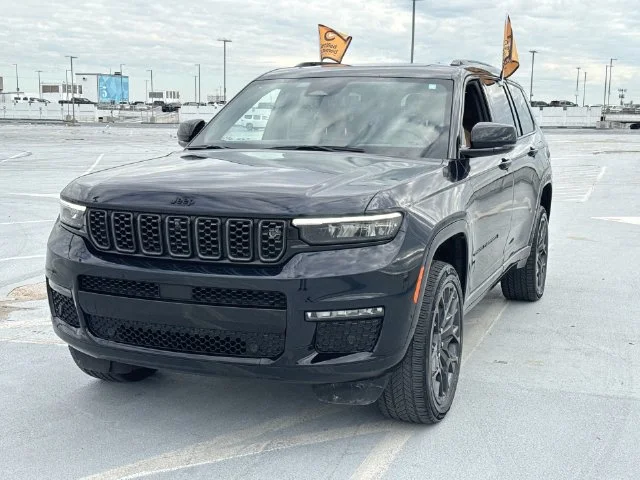 Certified Used 2023 Black Jeep Summit image 3