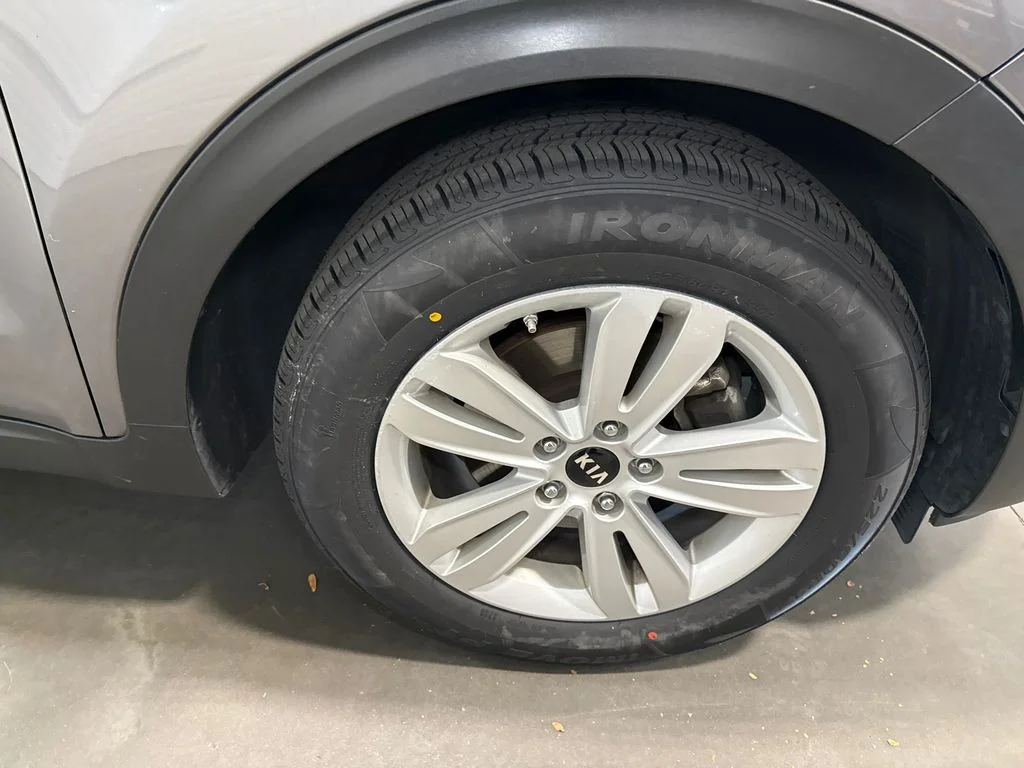 Used 2018 Silver Kia LX image 17