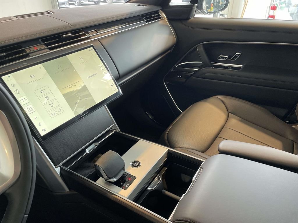 New 2026 Batumi Gold Land Rover SE image 31