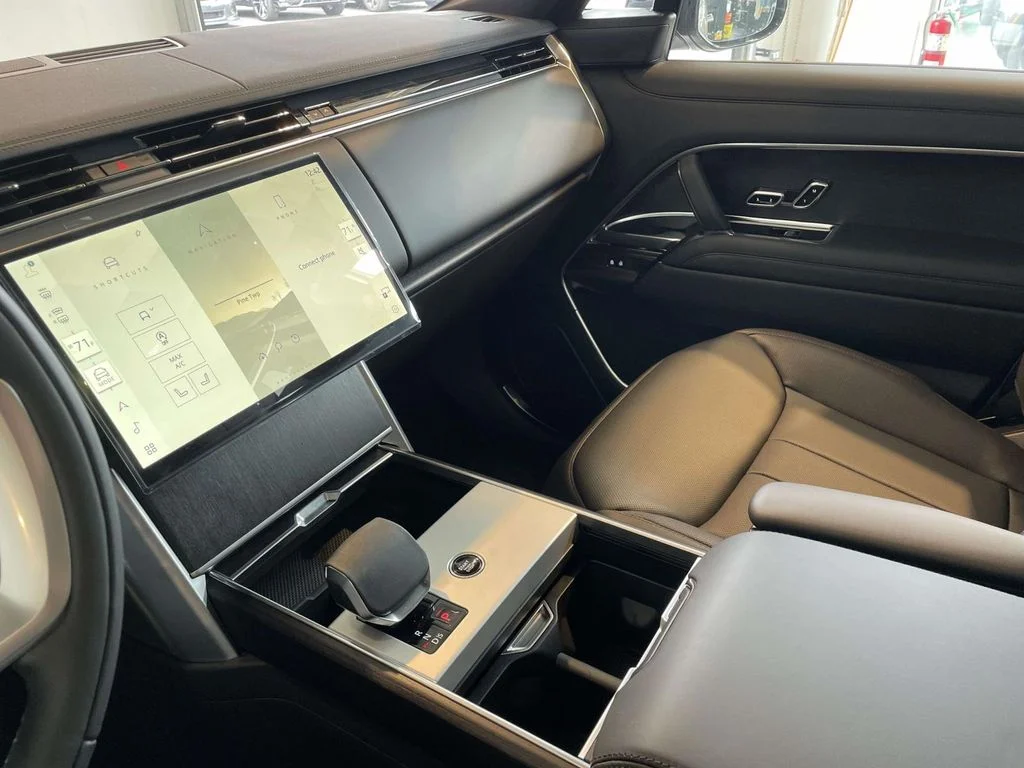 New 2026 Batumi Gold Land Rover SE image 31
