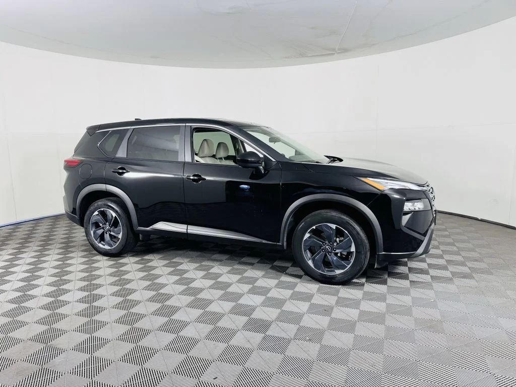 Used 2025 Black Nissan SV image 3