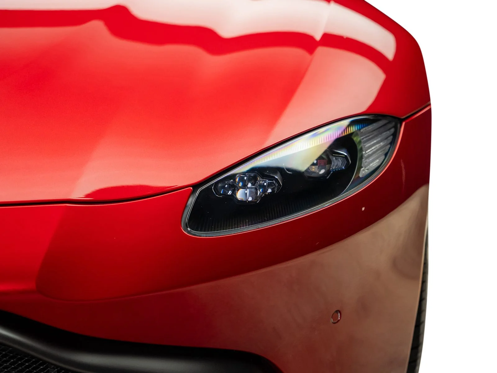 Used 2020 Red Aston Martin Base image 10