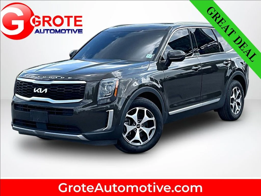 Used 2022 Green Kia EX image 1