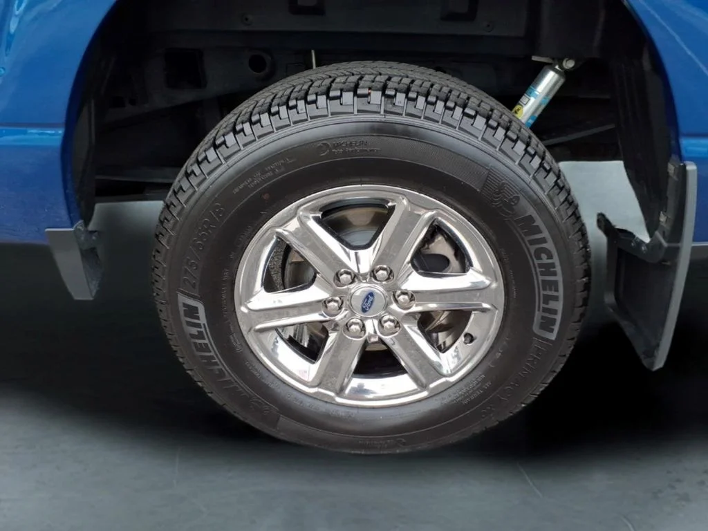Used 2025 Blue Ford XLT image 14
