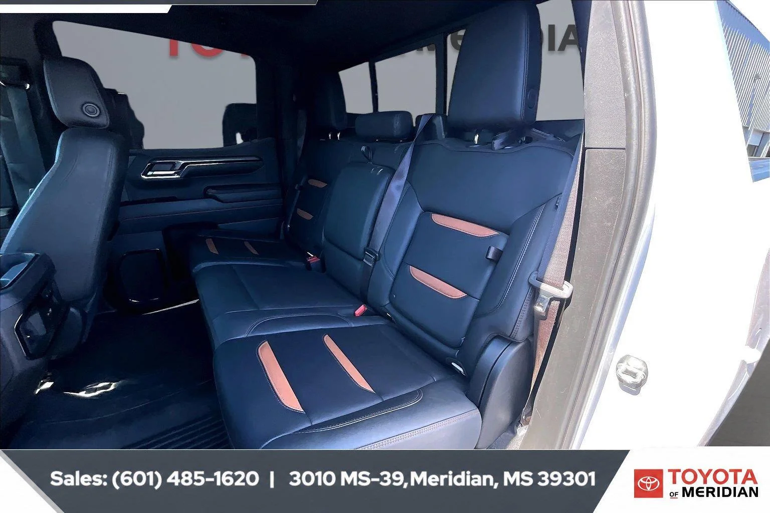Used 2024 Summit White GMC AT4 image 19