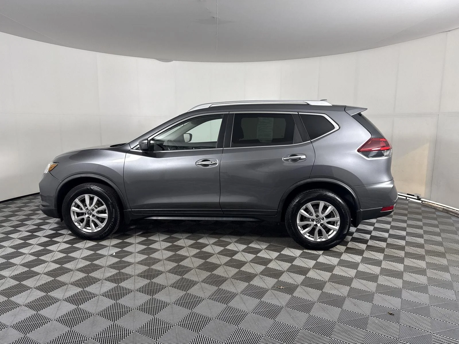 Used 2018 Gun Metallic Nissan SV image 4