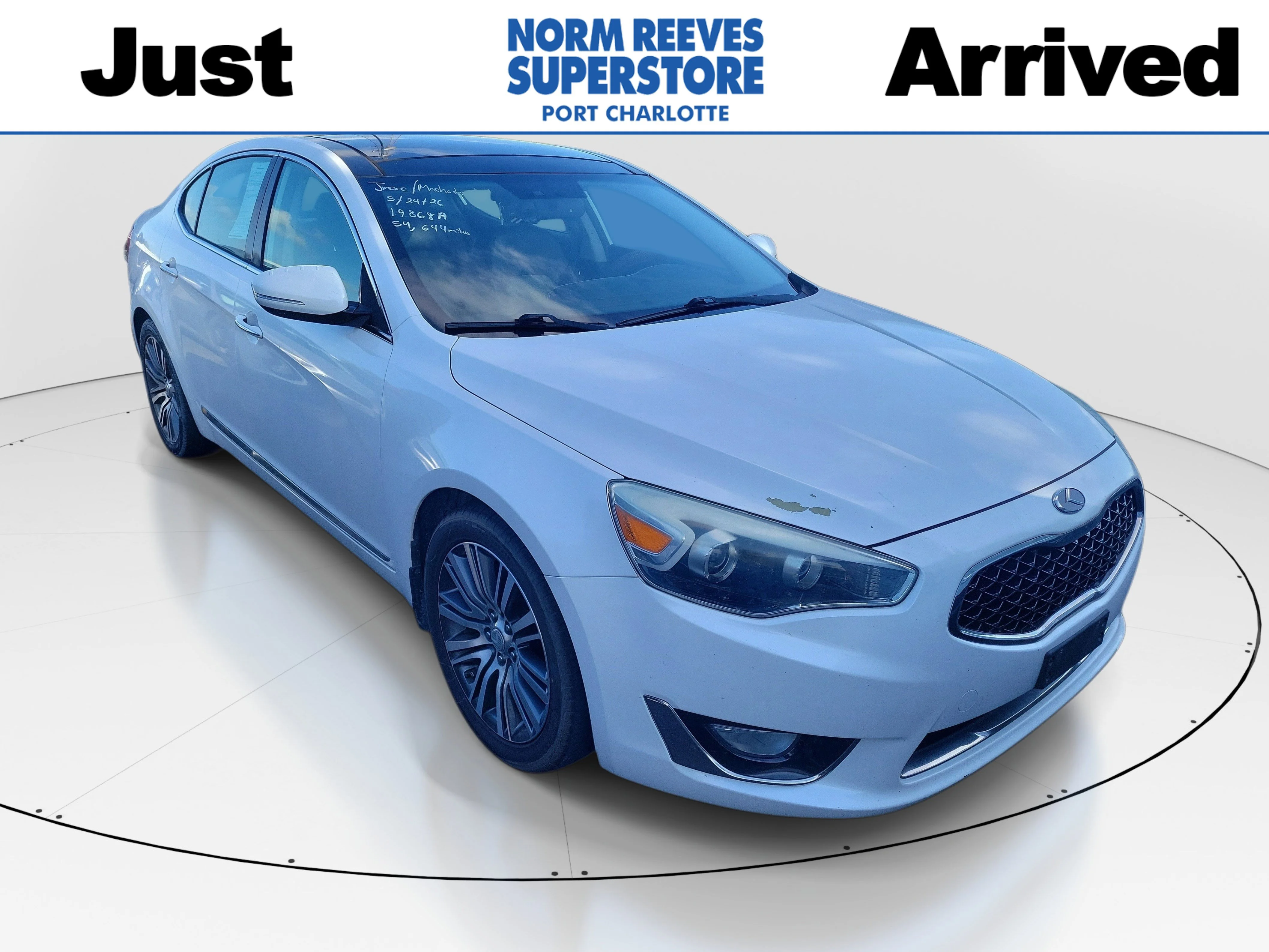 2014 Kia Cadenza Premium's photo