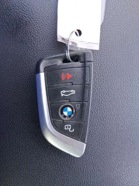 Used 2023 White BMW 330i image 19