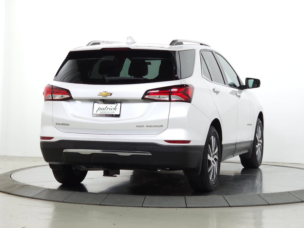 Used 2022 IRIDESCENT PEARL TRICOAT Chevrolet Premier image 10