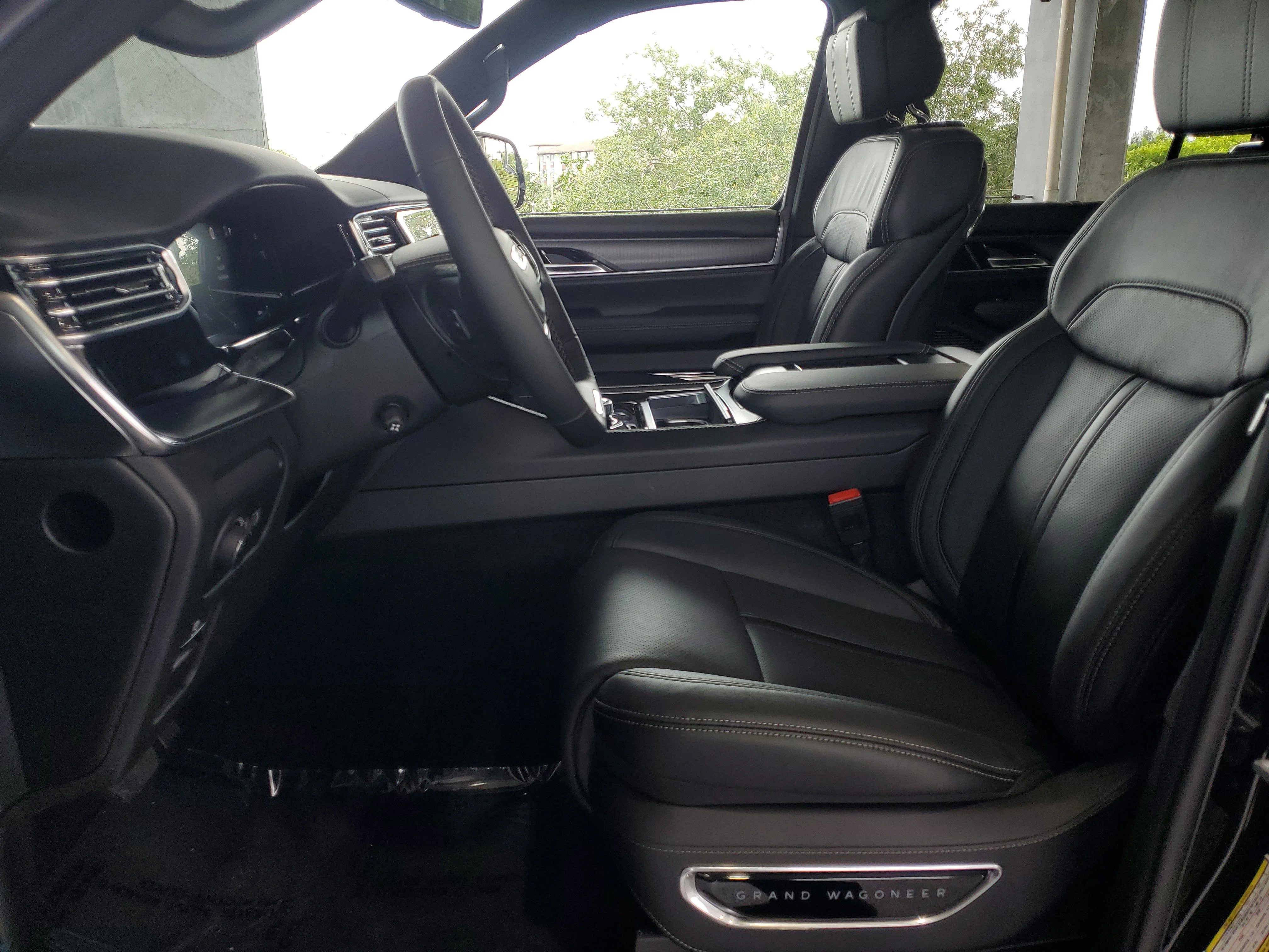 New 2026 High Gloss Black Exterior Paint Jeep Summit Obsidian image 17