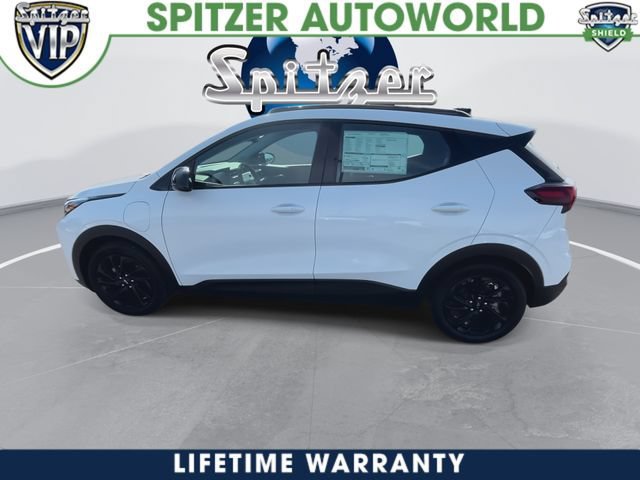 2027 Chevrolet Bolt RS - 4