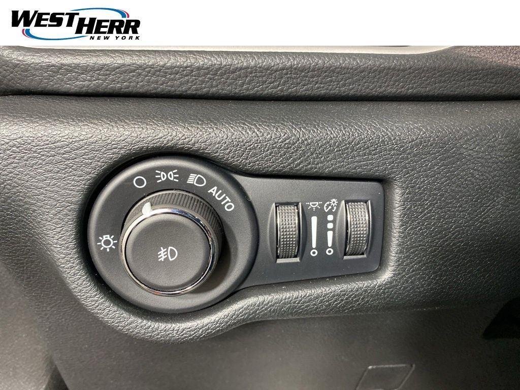 Used 2026 Red Hot Pearlcoat Chrysler Select image 11
