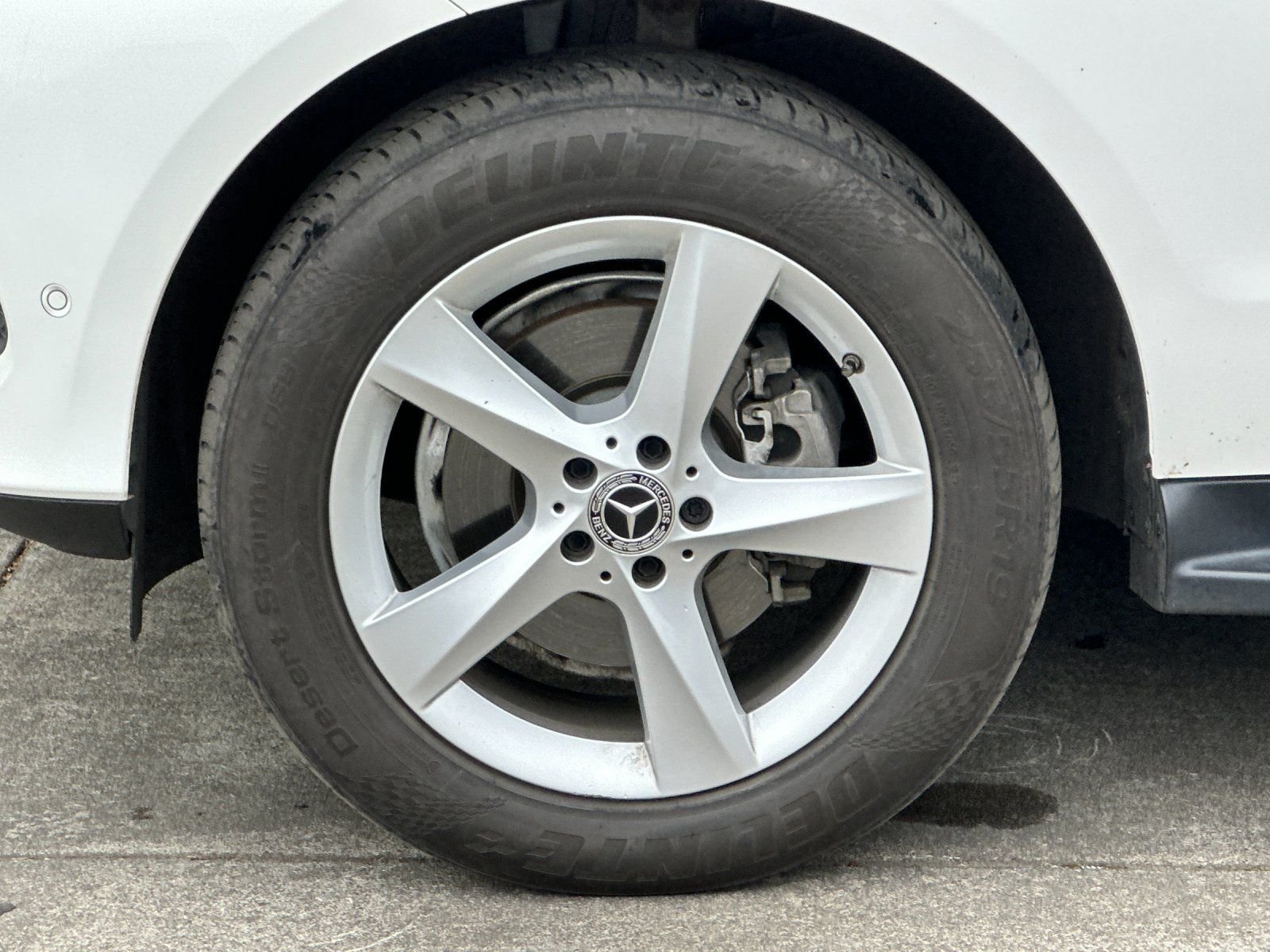 Used 2018 White Mercedes-Benz GLE 350 image 24